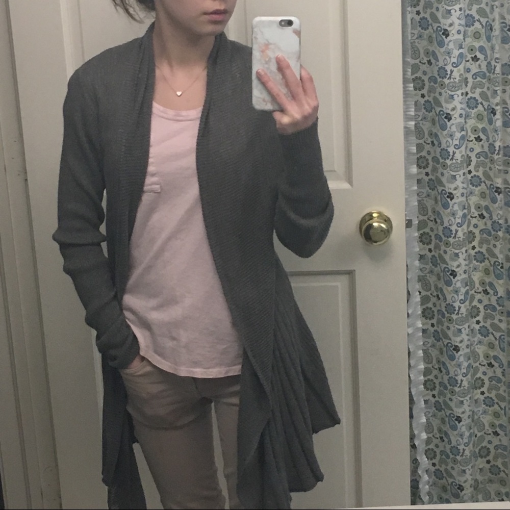 ♡ MAX STUDIO Gray Textured Cardigan